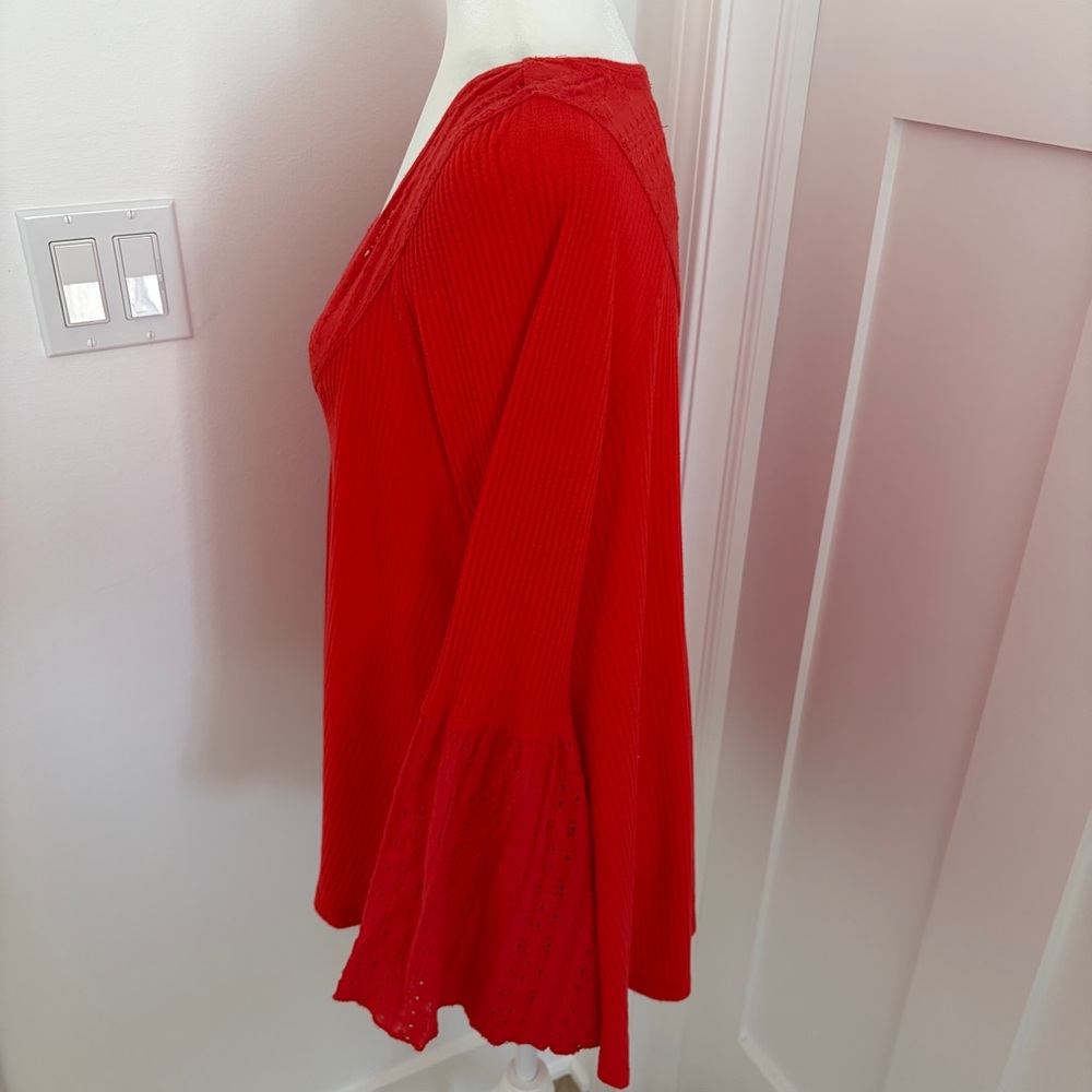 Free People Parisian Nights Vermillion Blouse Top Sz M Swing Bell Sleeve Red*X18 - Picture 3 of 5